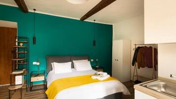 1 bedroom, free WiFi, bed sheets