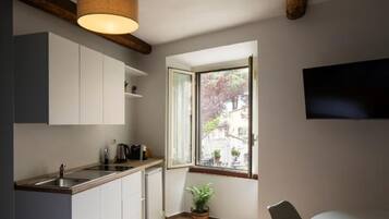 Frigorífic, placa de cuina, cafetera i tetera i bullidora elèctrica