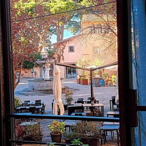 Outdoor dining - All'Ombra della Torre - A cozy retreat in the historic heart of Viterbo (Viterbo)