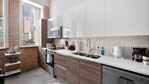 Coffee/tea maker, fridge, microwave, oven - Renovated Downtown Retreat | Pool + In-Unit Laundry (Dallas)