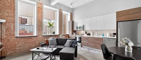 電視、書籍、音響