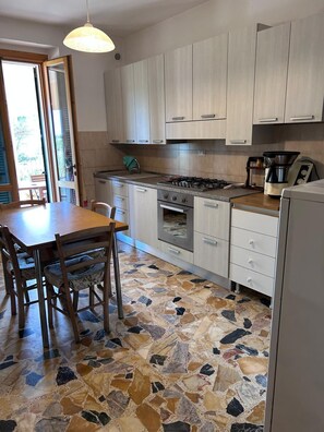 Private kitchen - Casa Delfo - Surrounded by greenery and 500m from the sea (Toscana)