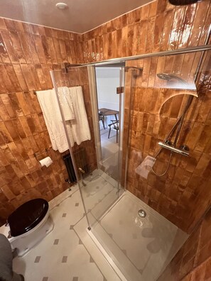 Shower, hair dryer - The Hayloft at Brylach Steading, Speyside. (Aberlour)