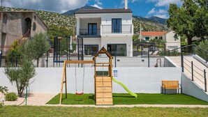 Exterior - Relaxed Family Villa in Naklice (Omis)