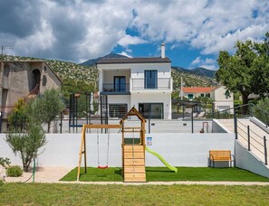 Villa | Exterior - Relaxed Family Villa in Naklice (Omis)