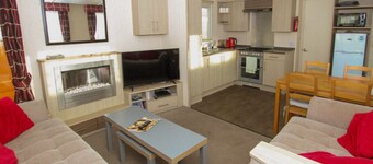 Bayview Retreat - 3 bedrooms with decking sleeps 6