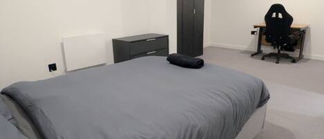 2 bedrooms, iron/ironing board, free wired internet, bed sheets