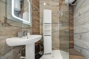 Hair dryer, towels - Chic Open-Plan Penthouse with Private Terrace (Tarxien)