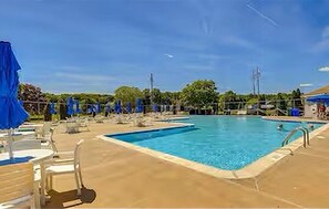 Outdoor pool - Family Villa with Pool and Arcade - VOB (Frankford)