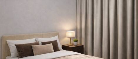 Iron/ironing board, Internet, bed sheets