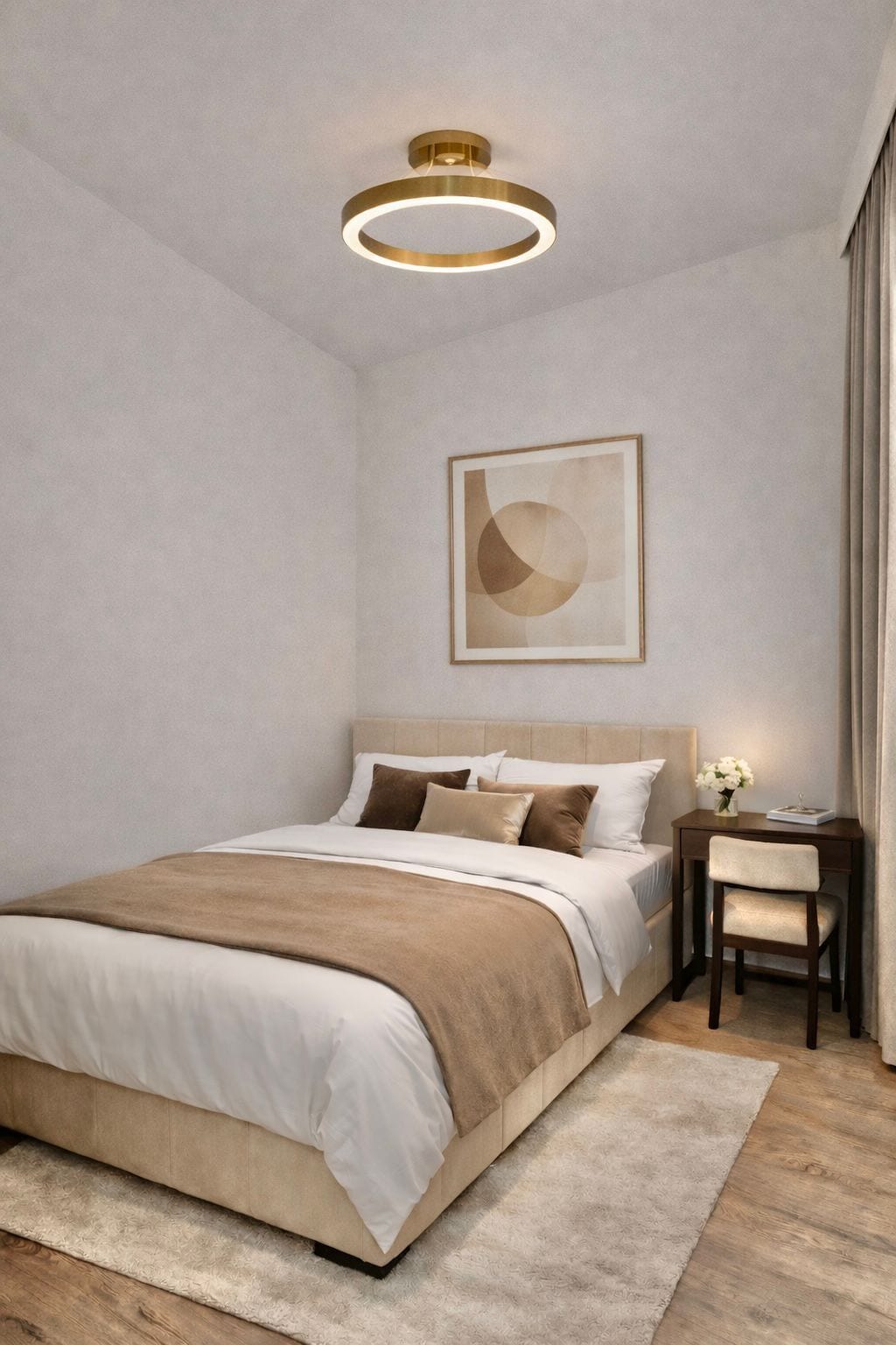 مكواة/لوح كي وخدمة الإنترنت وملاءات أسرّة