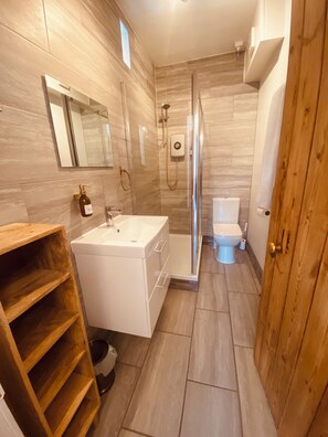 Shower - The Bothy at Brylach Steading, Speyside (Aberlour)