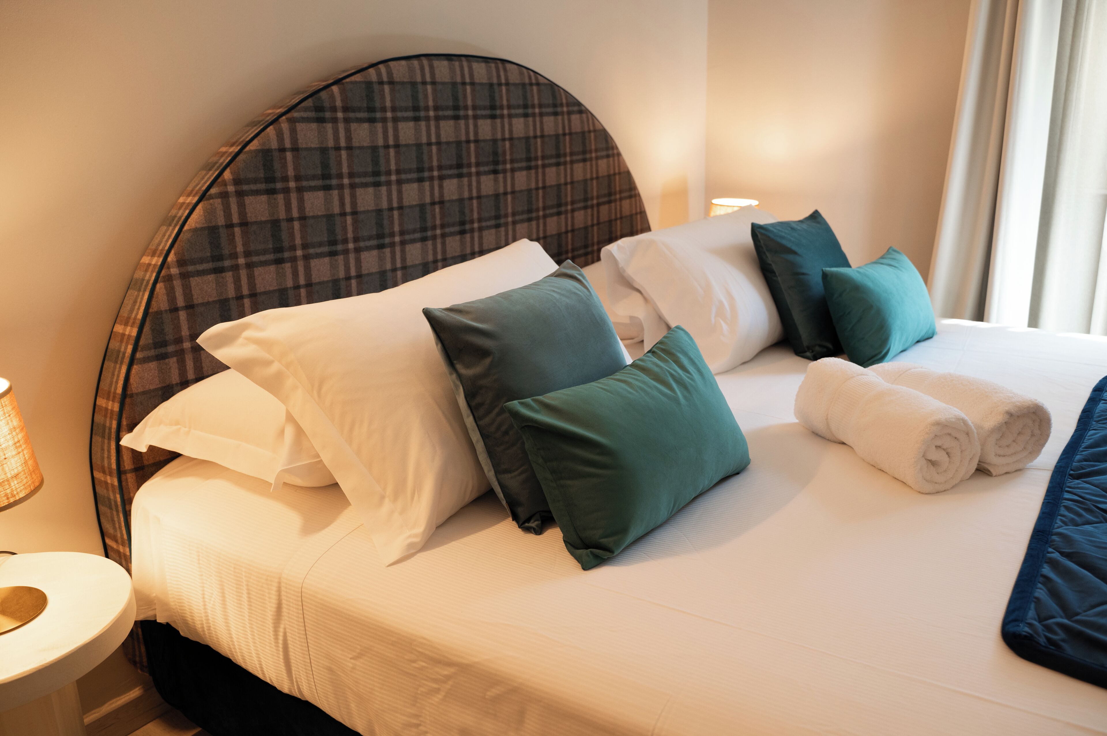 Traditional Apartment, Mountain View | Desk, laptop workspace, free WiFi, bed sheets