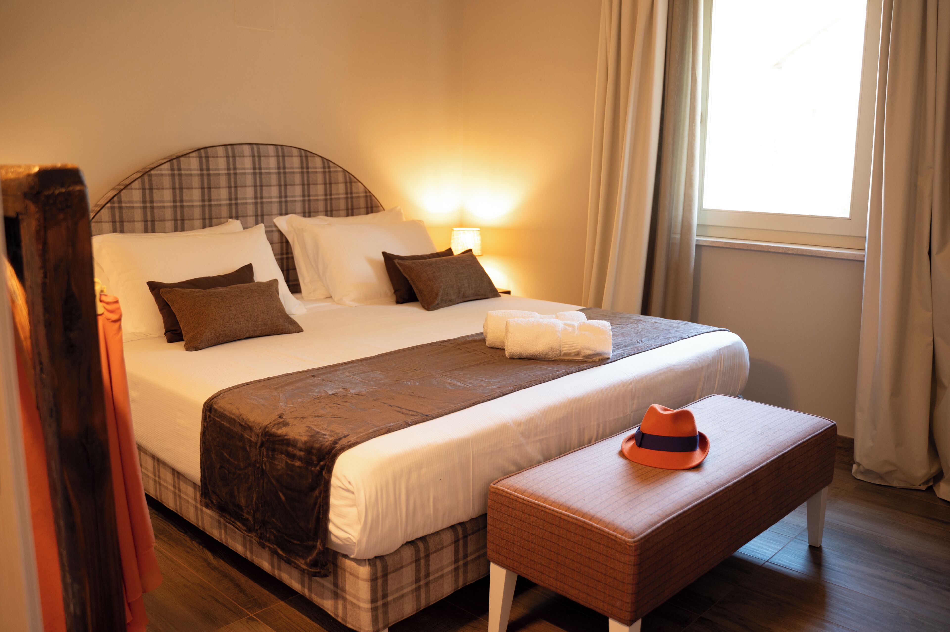 Signature Apartment, Mountain View | Desk, laptop workspace, free WiFi, bed sheets