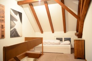 2 bedrooms, WiFi, bed sheets