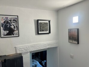 Interior - Balcon soleil, a haven of peace with a sublime view (Malaussène)