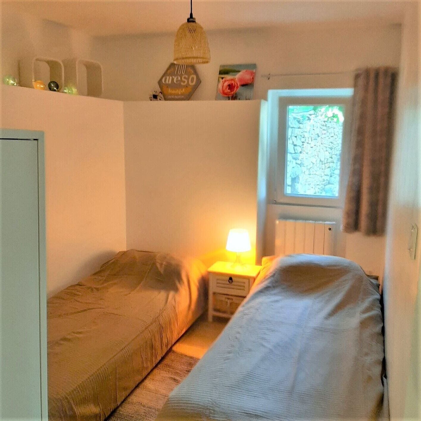 2 chambres, fer et planche à repasser, accès Internet