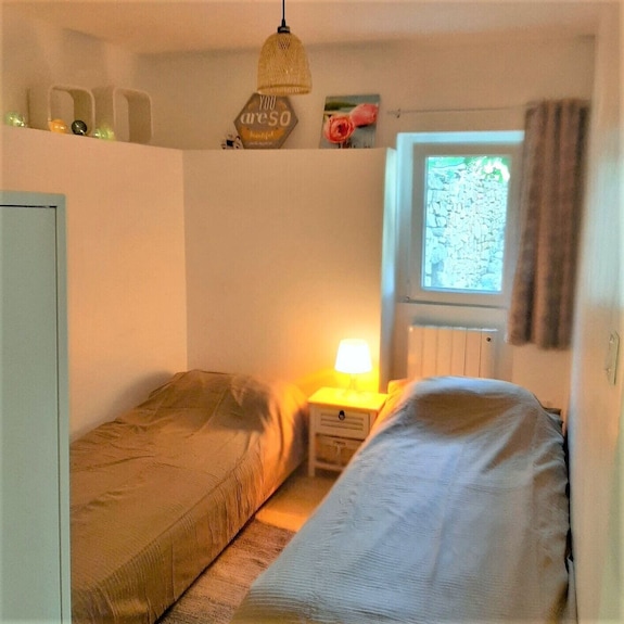 Bandol T4 Garden Level Sea View Sleeps 6 - Bandol