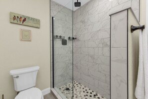 Shower, hair dryer, towels, soap - Renovated house with huge screened and heated pool and canal on Charlotte Harbor (Port Charlotte)