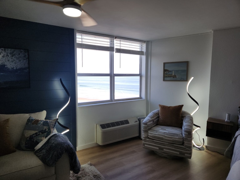Cuddle's * Comfort & Ocean - Daytona Beach, FL