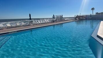 Beheizter Pool