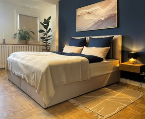 2 bedrooms, iron/ironing board, WiFi, bed sheets - Cozy Holiday Apartment in Schweinfurt (Schweinfurt)