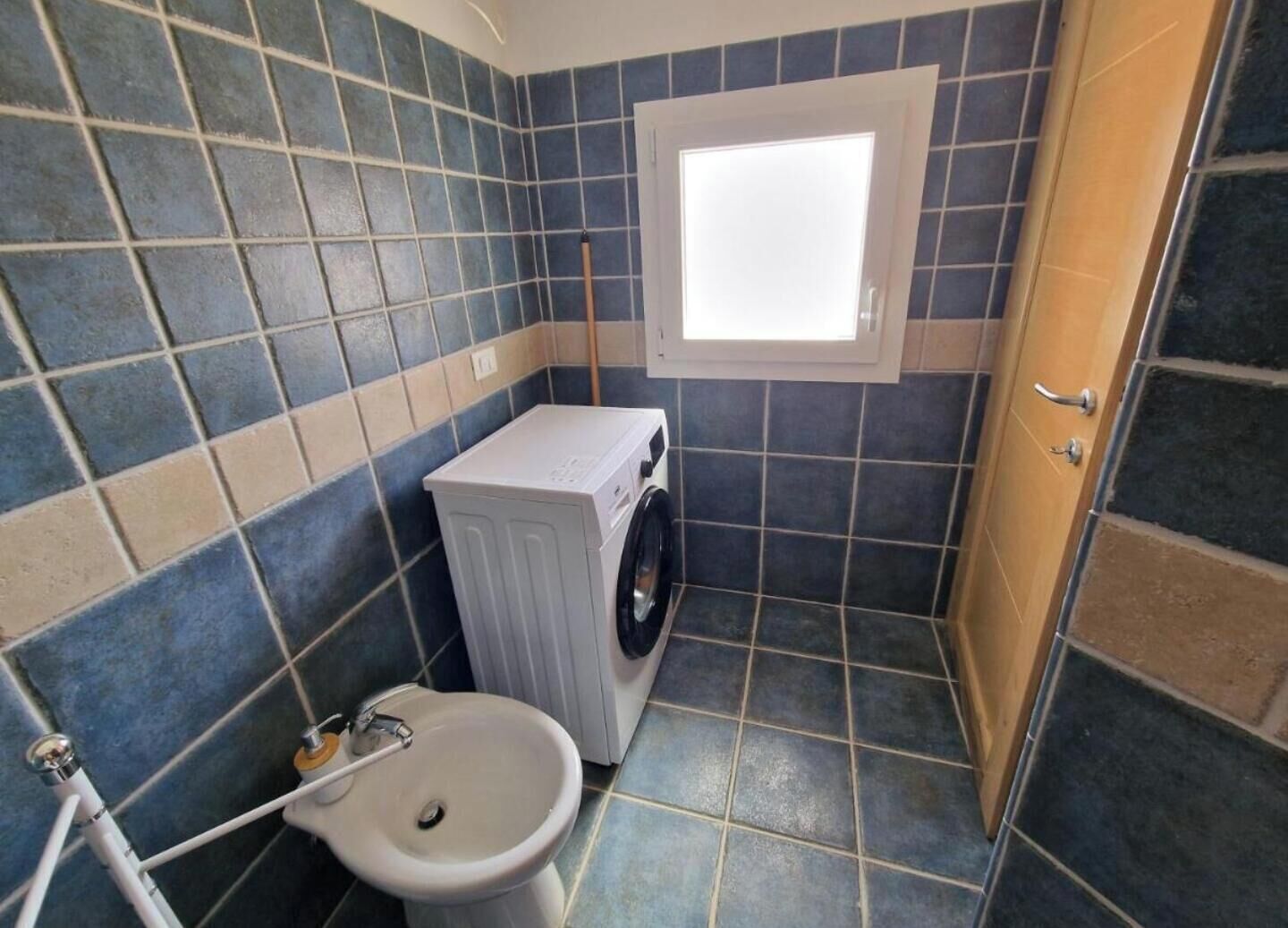 Dusche, Haartrockner, Bidet, Handtücher