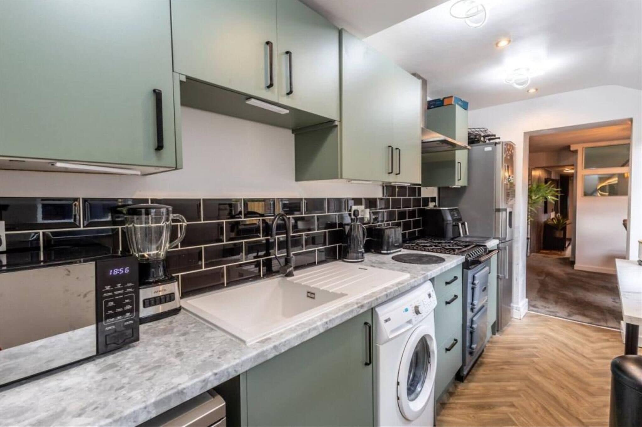 House, 3 Bedrooms | Laundry