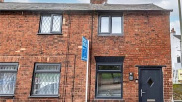 House, 3 Bedrooms | Exterior detail