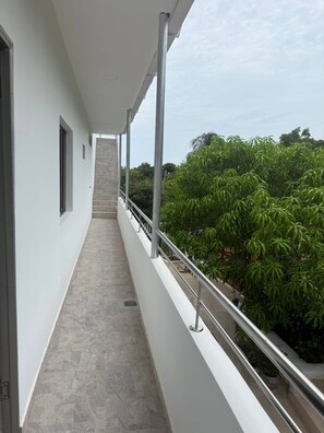 Maison, 4 chambres, fumeur, piscine privée | Balcon