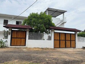 Maison, 4 chambres, fumeur, piscine privée | Extérieur
