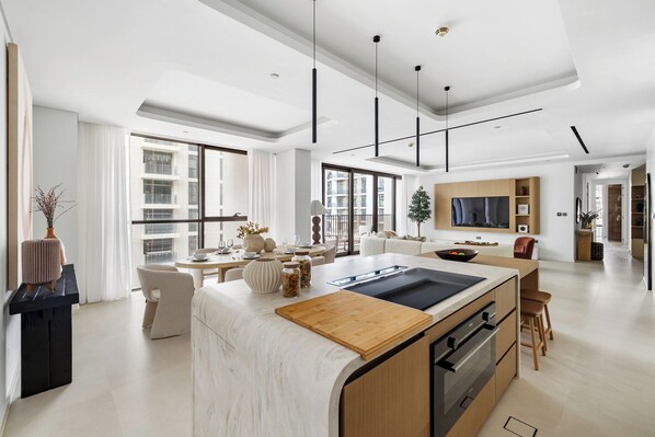 Private kitchen - Upscale 3BR Maid Near Dubai Mall (Dubai)