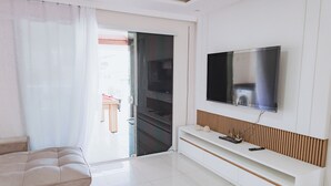 Living area - House with pool table and barbecue - 10 min from Balneário Camboriú! (Camboriú)