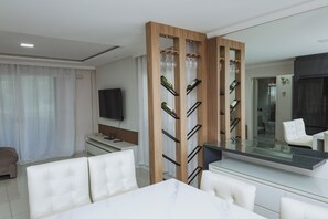 Interior - House with pool table and barbecue - 10 min from Balneário Camboriú! (Camboriú)