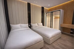 3 bedrooms, iron/ironing board, WiFi, bed sheets - Luxury 3BR | Prime Location in Sodic Eastown (Cairo Governorate)