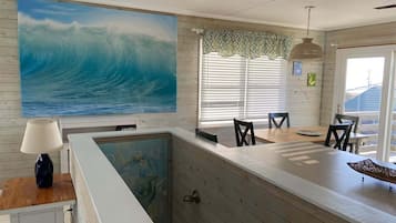 Cottage, 3 Bedrooms | Dining