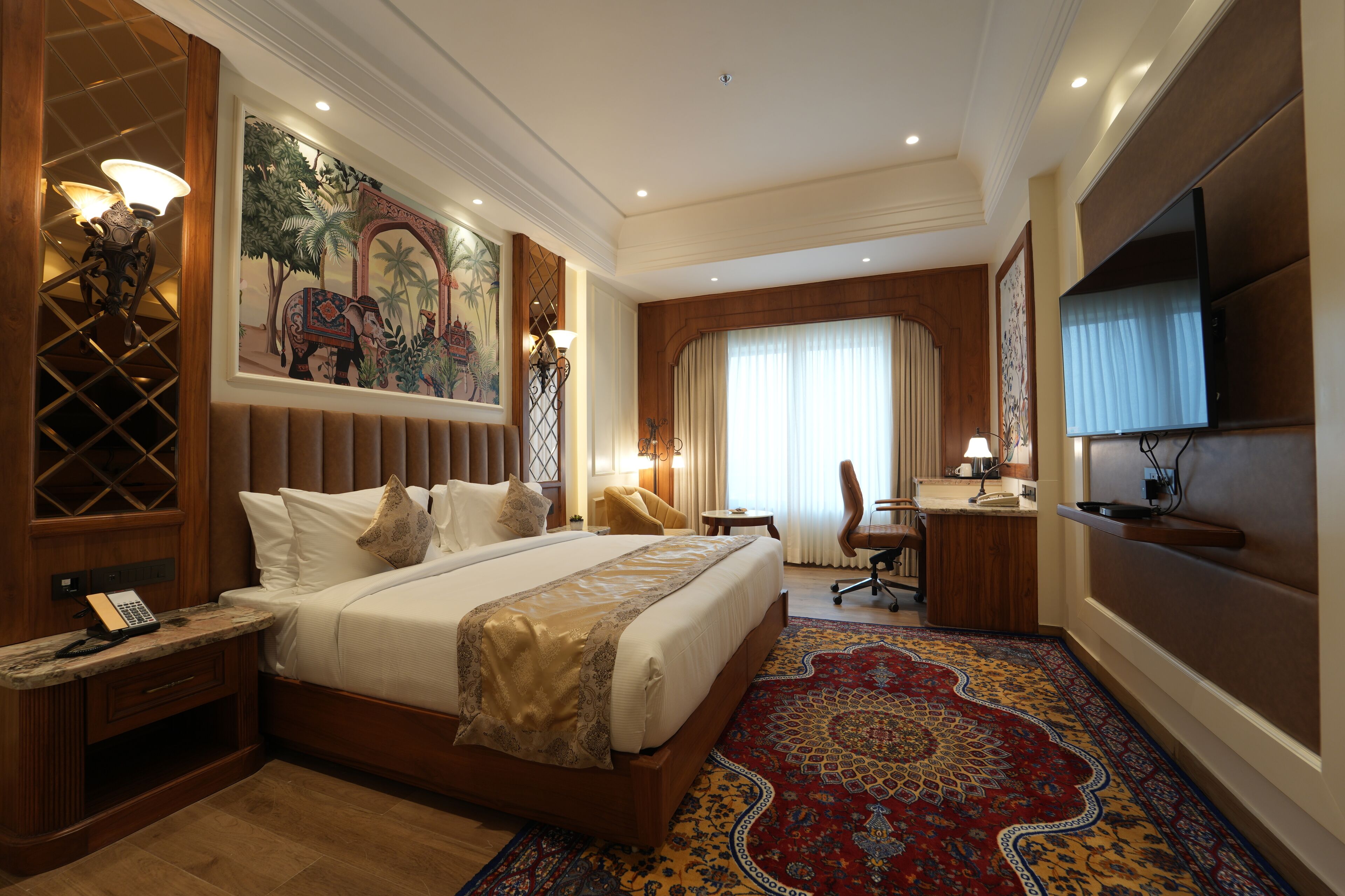 Phòng Suite Royal, quang cảnh thành phố | Bàn, khu vực làm việc phù hợp cho laptop 