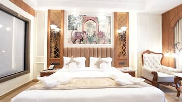 Desk, laptop workspace, free WiFi