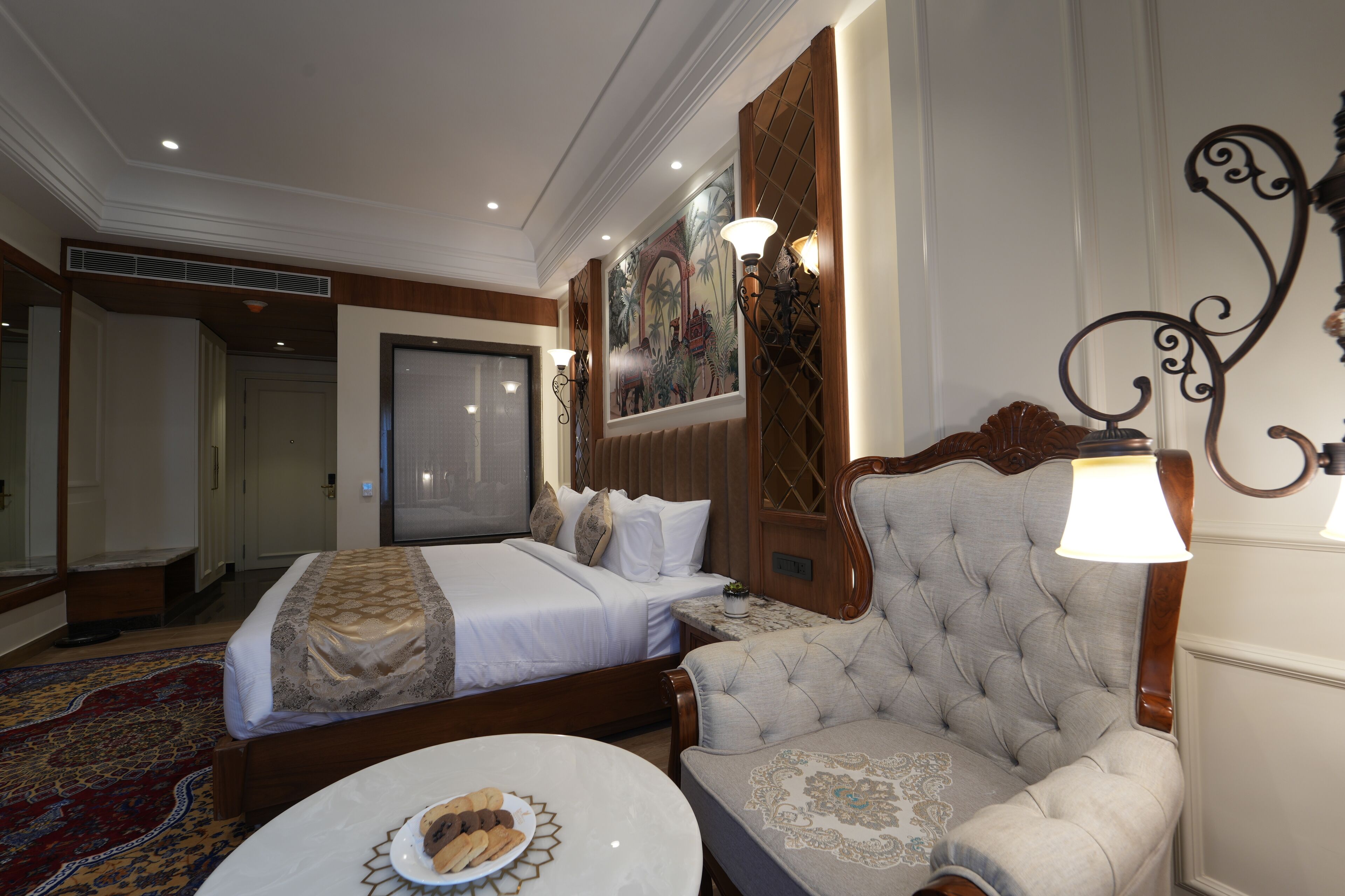 Phòng Suite Cao cấp, quang cảnh thành phố | Bàn, khu vực làm việc phù hợp cho laptop 