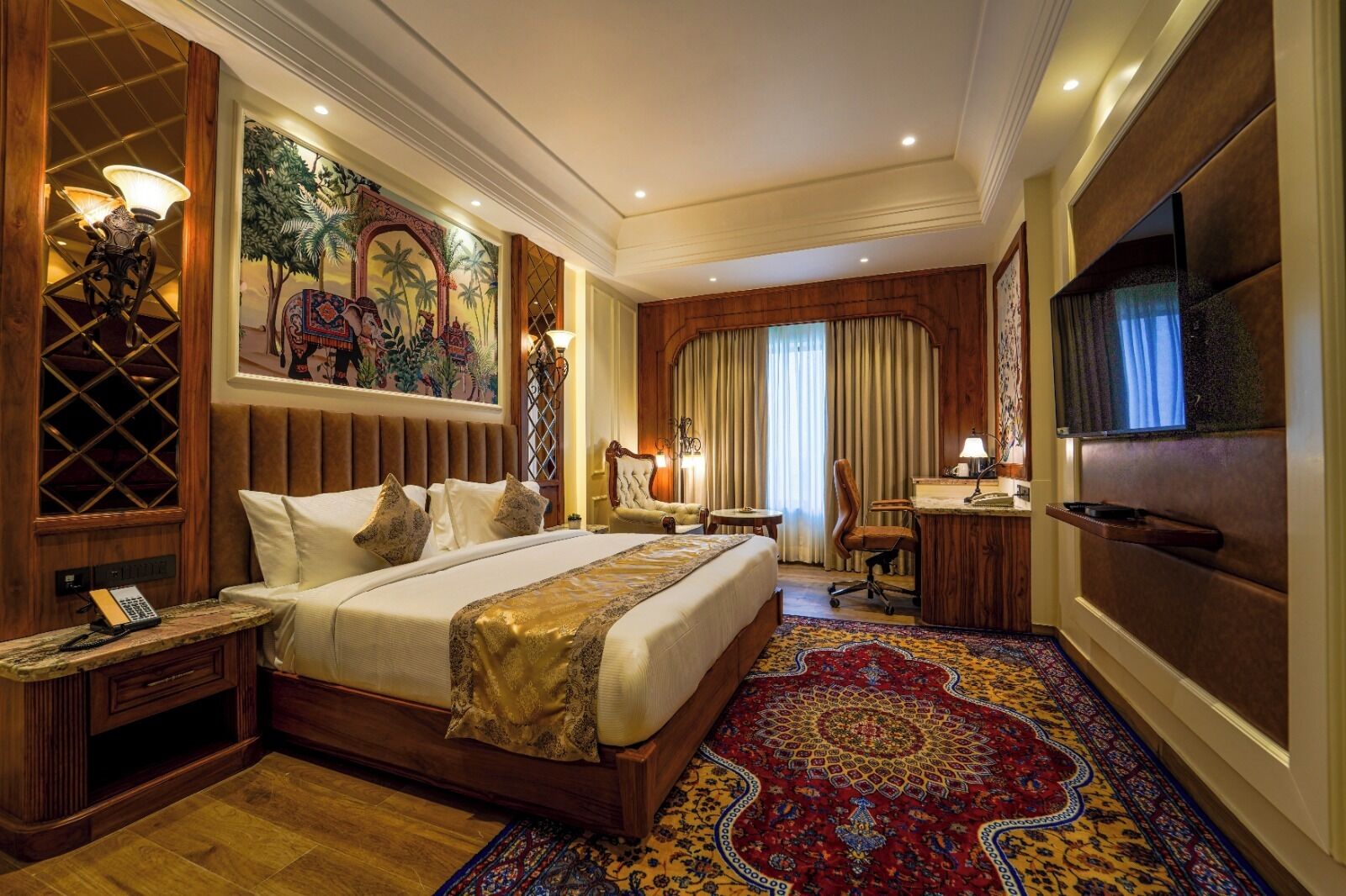 Desk, laptop workspace, free WiFi