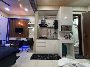 Interior - Spacious 1bhk for 6 Guests King & Sofa Beds Zirakpur,chandigarh,mohali,tricity (Dera Bassi)