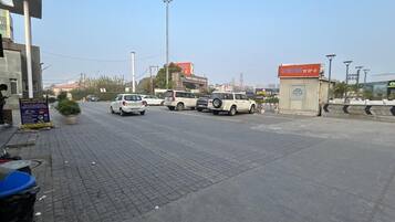 Apartment, 1 Bedroom, Accessible, Smoking | Parking | Limited parking