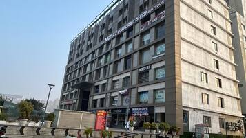 Apartment, 1 Bedroom, Accessible, Smoking | Front of property