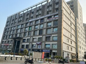 Apartment, 1 Bedroom, Accessible, Smoking | Front of property - Spacious 1bhk for 6 Guests King & Sofa Beds Zirakpur,chandigarh,mohali,tricity (Dera Bassi)