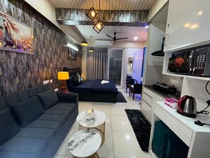 อพาร์ทเมนท์, 1 ห้องนอน, พร้อมสิ่งอำนวยความสะดวกสำหรับผู้พิการ, สูบบุหรี่ได้ | ห้องนั่งเล่น
