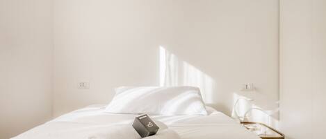 2 makuuhuonetta, silitysrauta/-lauta