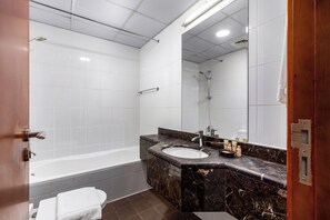 Deluxe Apartment, 1 Bedroom, Non Smoking, Balcony | Bathroom - Maison Privee - Comfortable Downtown Apartment w/ City Skyline Vws (Dubai)