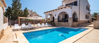 Holiday Home Can Monxu in Cala Llombards with pool and sea view