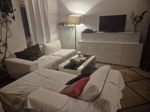 Living room - Room-perfect Budget Stay in Vienna With (Vienna)
