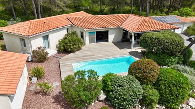 Spacious villa with pool & independent studio - Nature & absolute calm